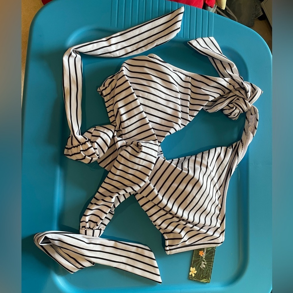 NWT Bikini top